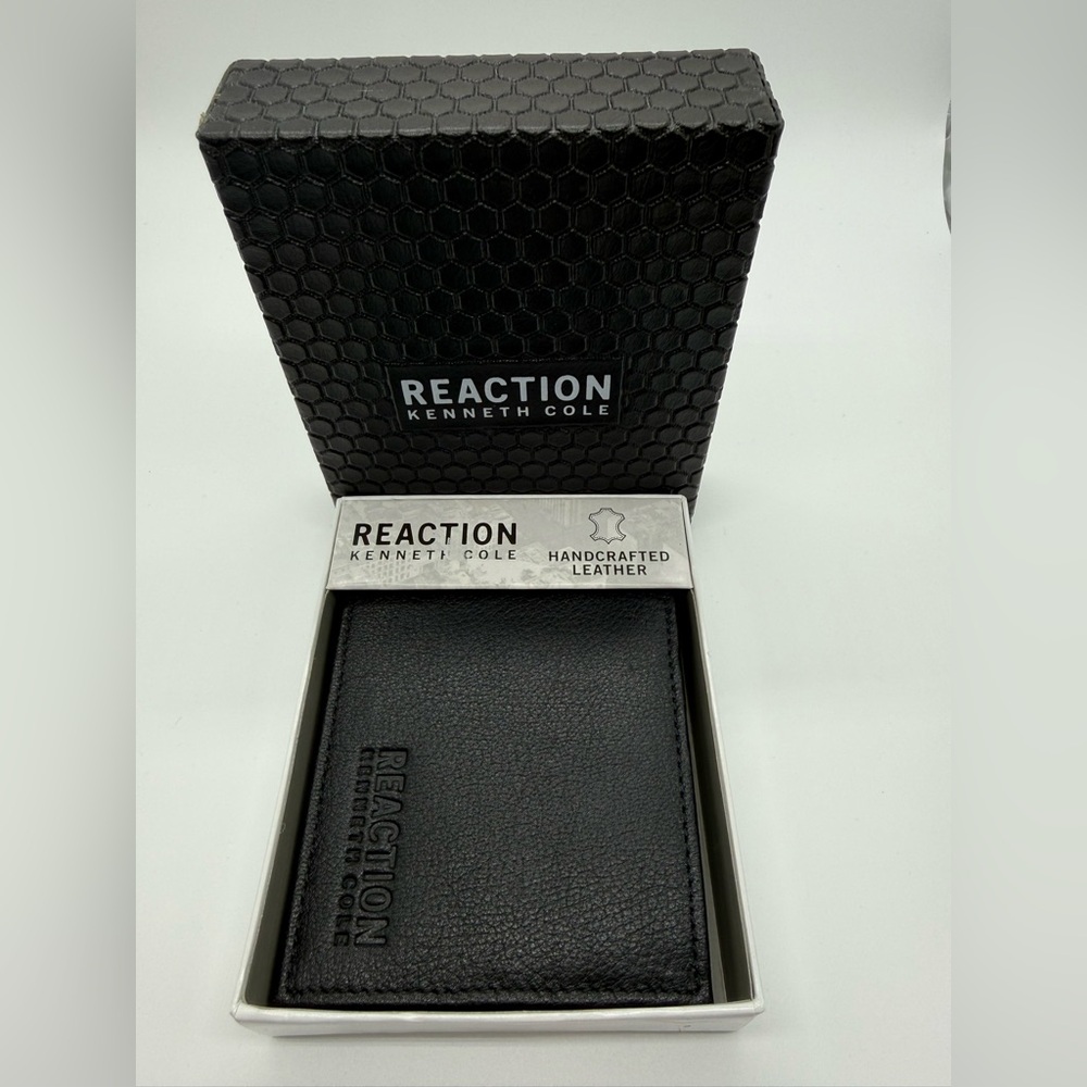 Kenneth Cole Reaction Men’s Black Genuine Leather Wallet NWT Gift Boxed